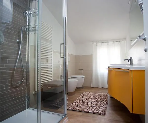 Casa Di Lucia Bed and Breakfast 4*